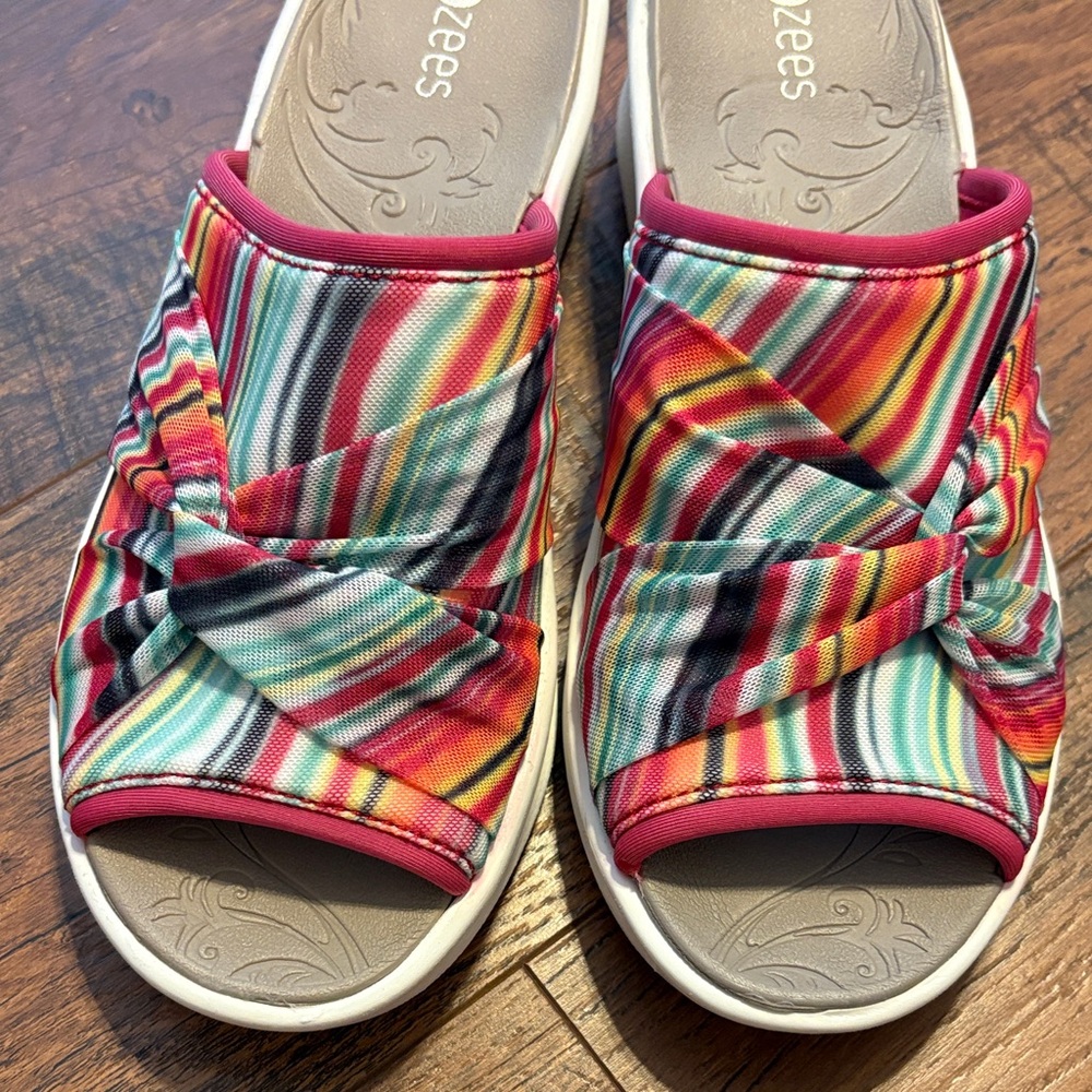 Bzees Women's Colorful Striped sandals new with box! - Picture 6 of 8